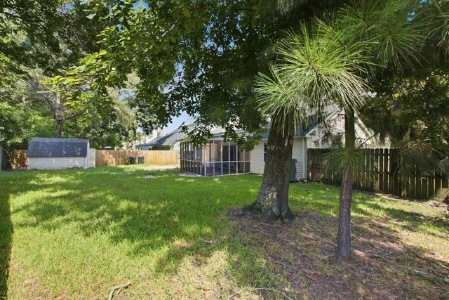 201 Smithfield Avenue, Summerville, SC 29485