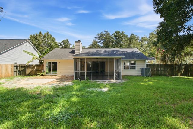 201 Smithfield Avenue, Summerville, SC 29485
