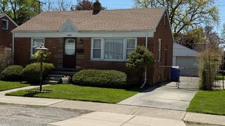 16452 Rosemary Avenue, Fraser, MI 48026