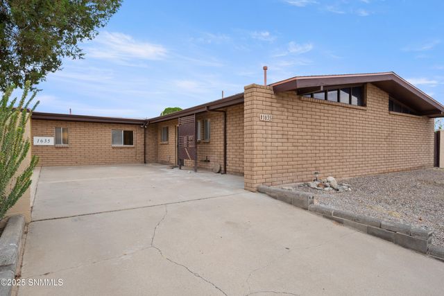 1635 Country Club Circle, Las Cruces, NM 88001
