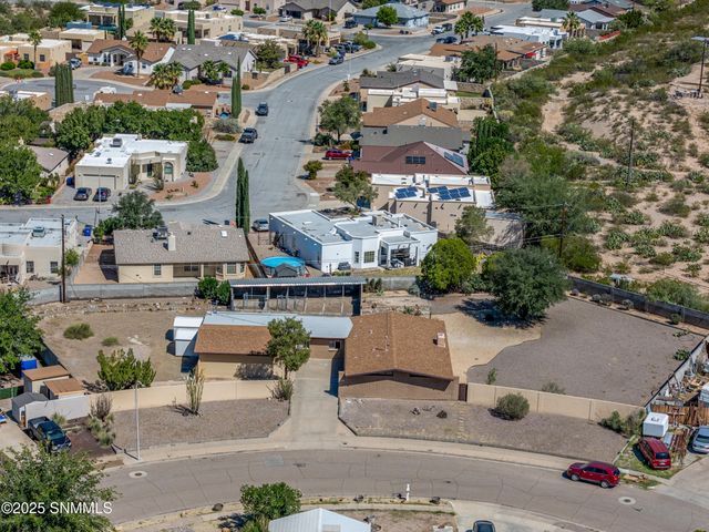1635 Country Club Circle, Las Cruces, NM 88001