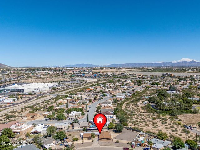 1635 Country Club Circle, Las Cruces, NM 88001