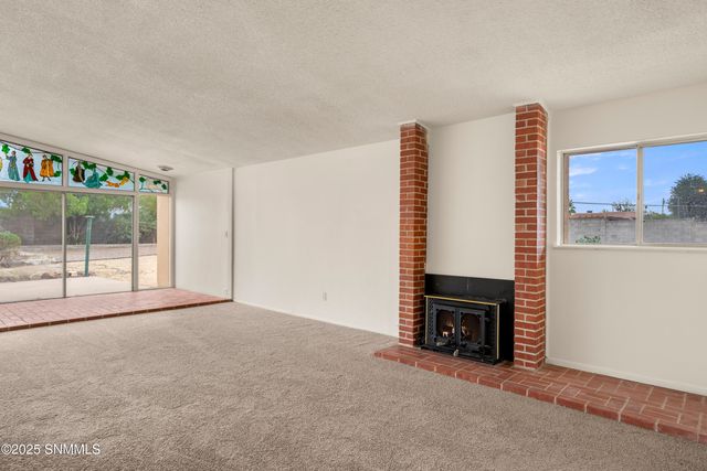 1635 Country Club Circle, Las Cruces, NM 88001