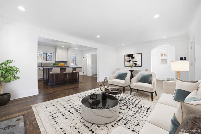 827 Longfellow Avenue, Royal Oak, MI 48067