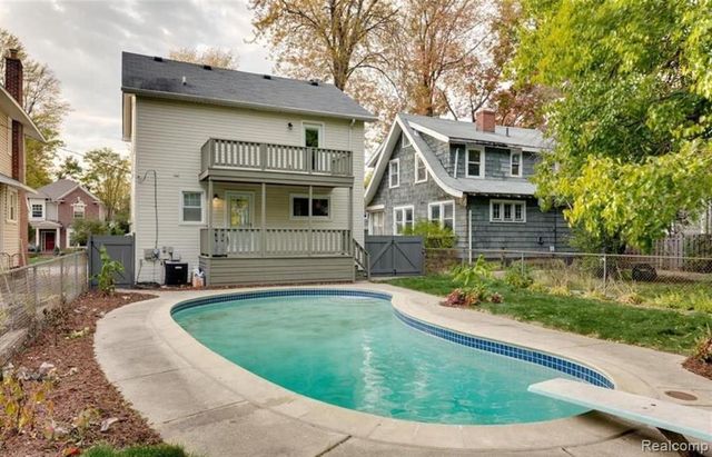 827 Longfellow Avenue, Royal Oak, MI 48067