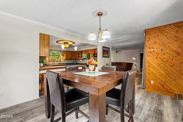 2136 Daisy Trail, Pigeon Forge, TN 37863