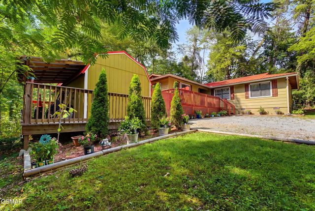 2136 Daisy Trail, Pigeon Forge, TN 37863