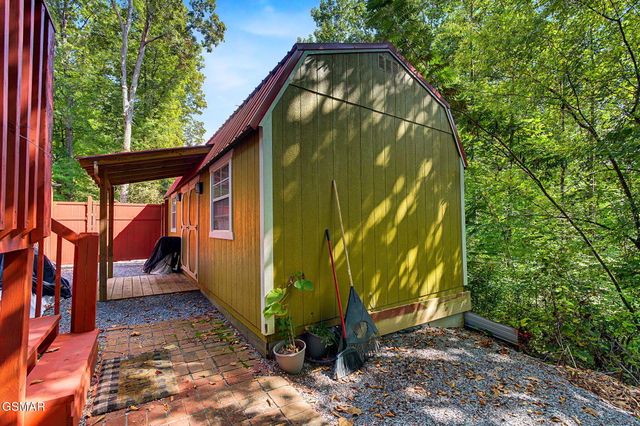 2136 Daisy Trail, Pigeon Forge, TN 37863