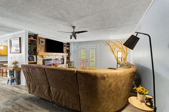 2136 Daisy Trail, Pigeon Forge, TN 37863