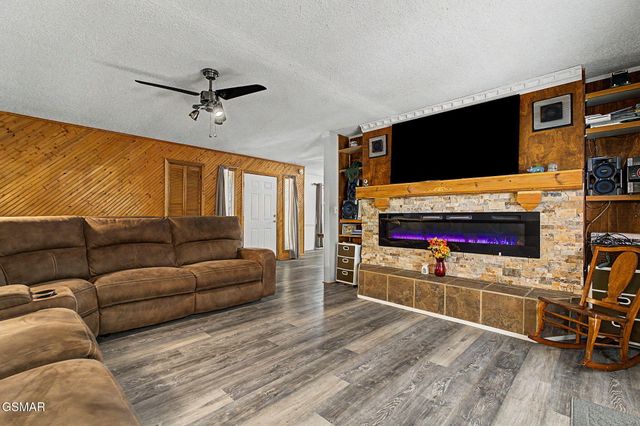 2136 Daisy Trail, Pigeon Forge, TN 37863
