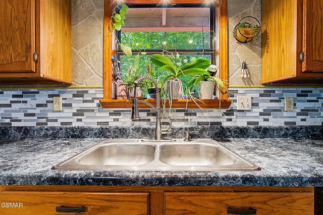 2136 Daisy Trail, Pigeon Forge, TN 37863