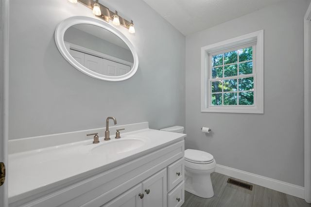 5 Boylston Avenue, Nashua, NH 03064