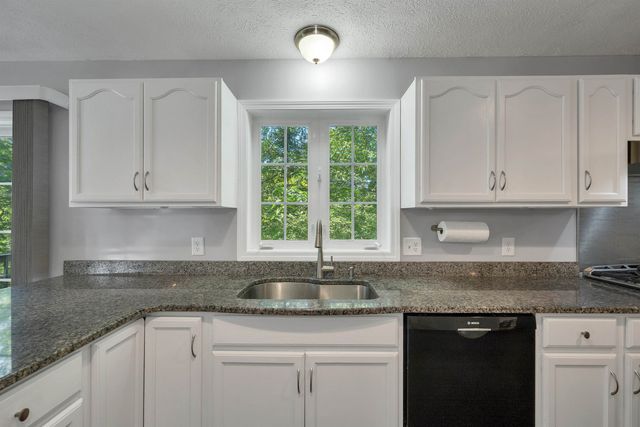 5 Boylston Avenue, Nashua, NH 03064