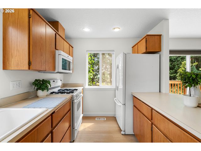 711 WARREN St, Oregon City, OR 97045
