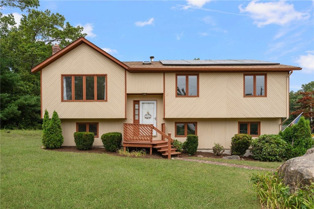 29 Teakwood Drive W, Coventry, RI 02816