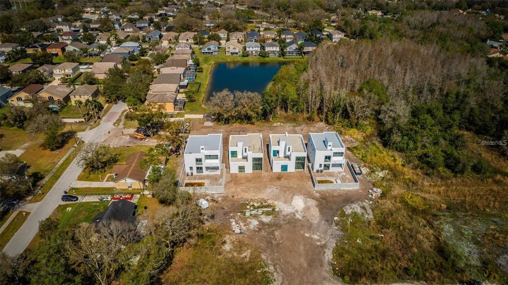 Image 4 of property listing at AVONWOOD, Tampa, FL 33625