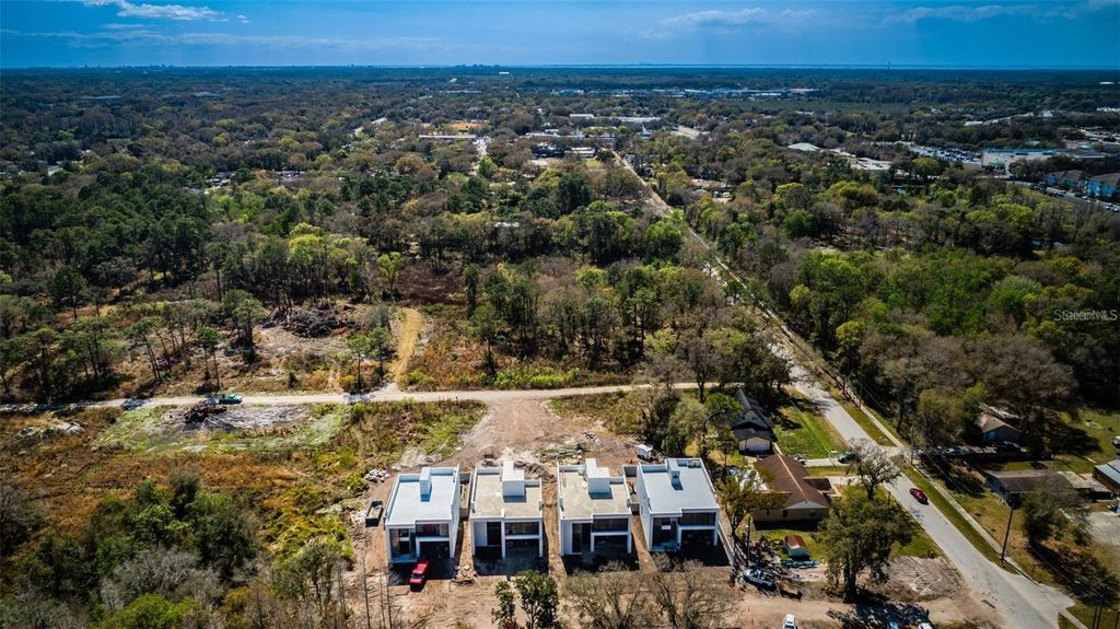 Image 10 of property listing at AVONWOOD, Tampa, FL 33625