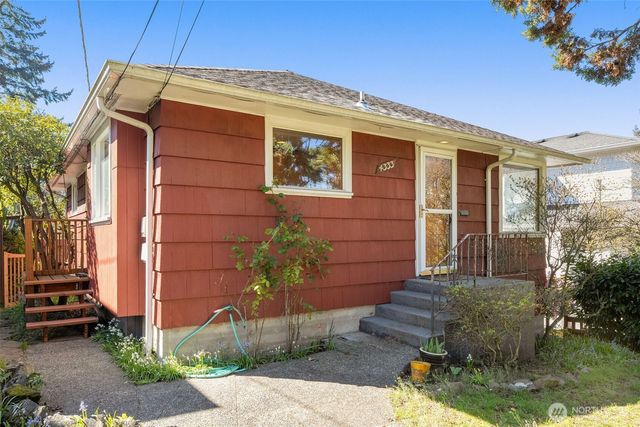 4333 32nd Avenue W, Seattle, WA 98199