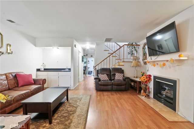 1910 W Palmyra 46, Orange, CA 92868