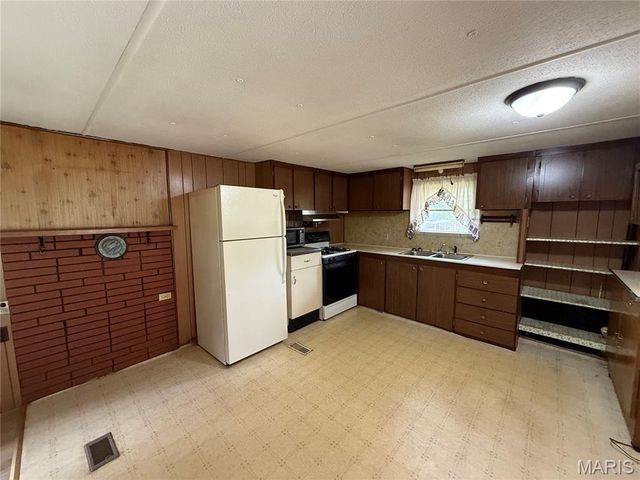 307 Benson, Fredericktown, MO 63645