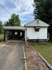 307 Benson, Fredericktown, MO 63645