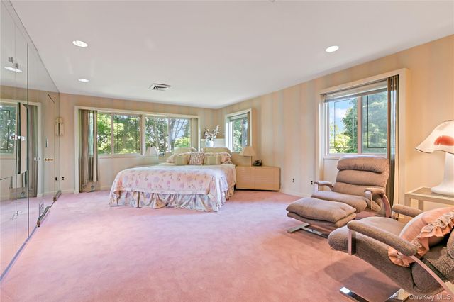 16 Meadow Road, Scarsdale, NY 10583