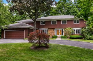 16 Meadow Road, Scarsdale, NY 10583