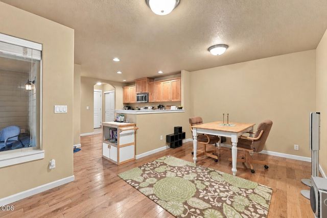 20487 Brentwood Avenue, Bend, OR 97702