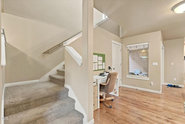 20487 Brentwood Avenue, Bend, OR 97702