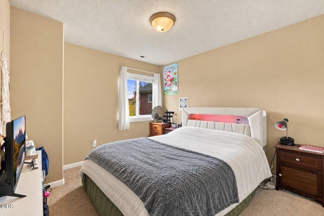 20487 Brentwood Avenue, Bend, OR 97702