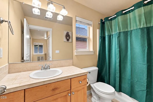 20487 Brentwood Avenue, Bend, OR 97702