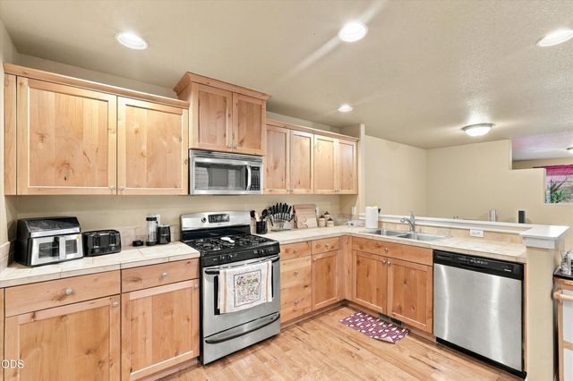 20487 Brentwood Avenue, Bend, OR 97702
