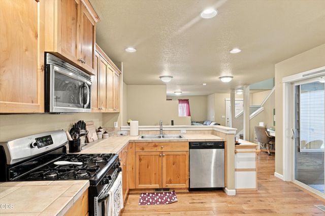 20487 Brentwood Avenue, Bend, OR 97702
