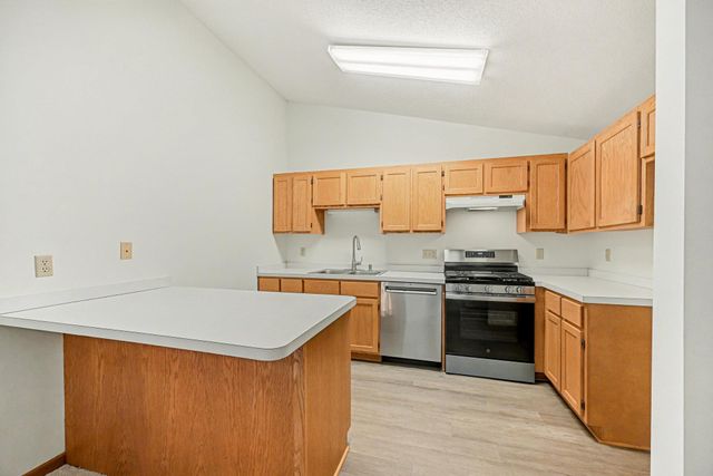 4234 Boulder Ridge Point, Eagan, MN 55122