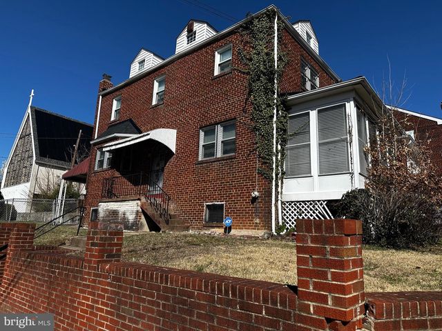 4924 CENTRAL AVENUE, Washington, DC 20019