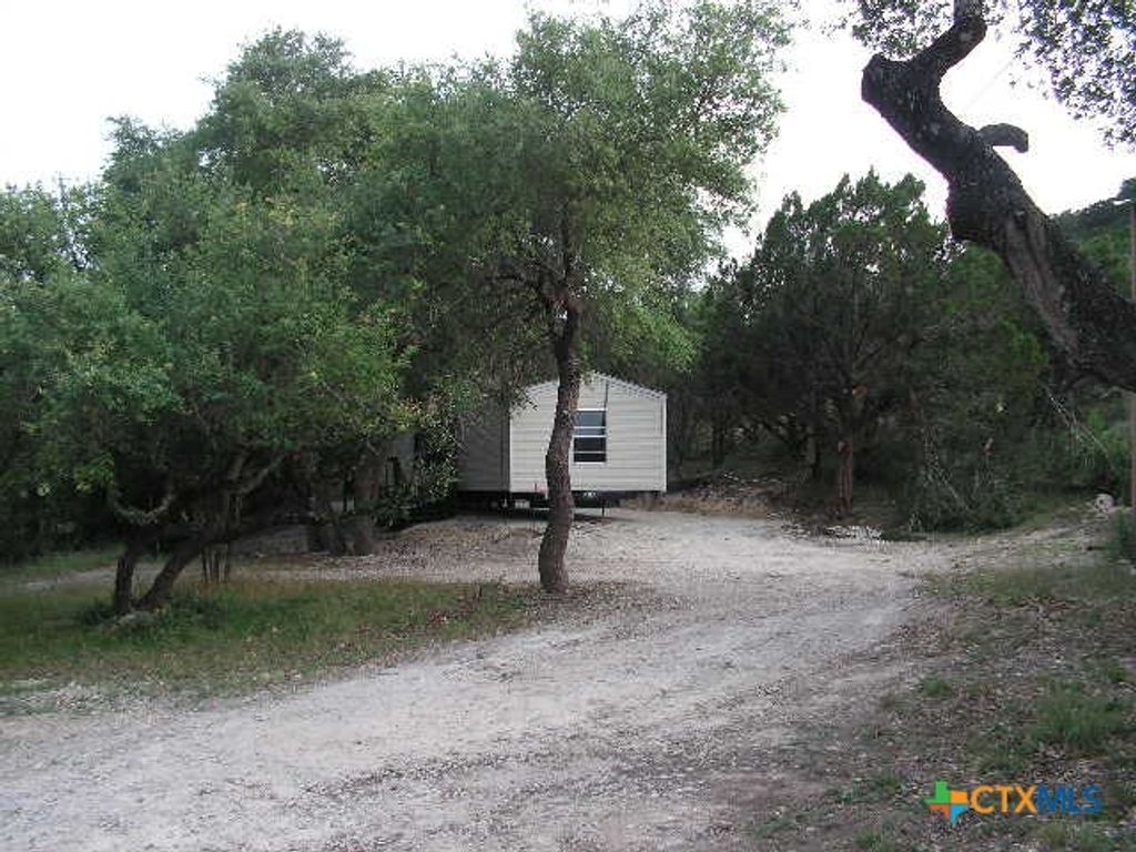 200 Buck Trail, Canyon Lake, TX 78133