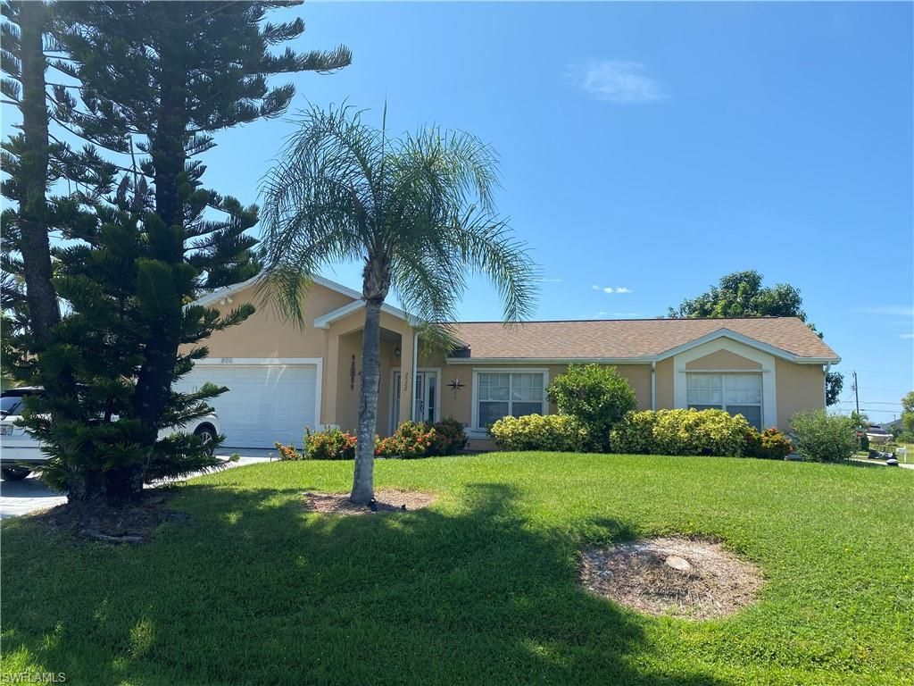 Image 1 of property listing at 2522 SW 9th PL, Cape Coral, FL 33914