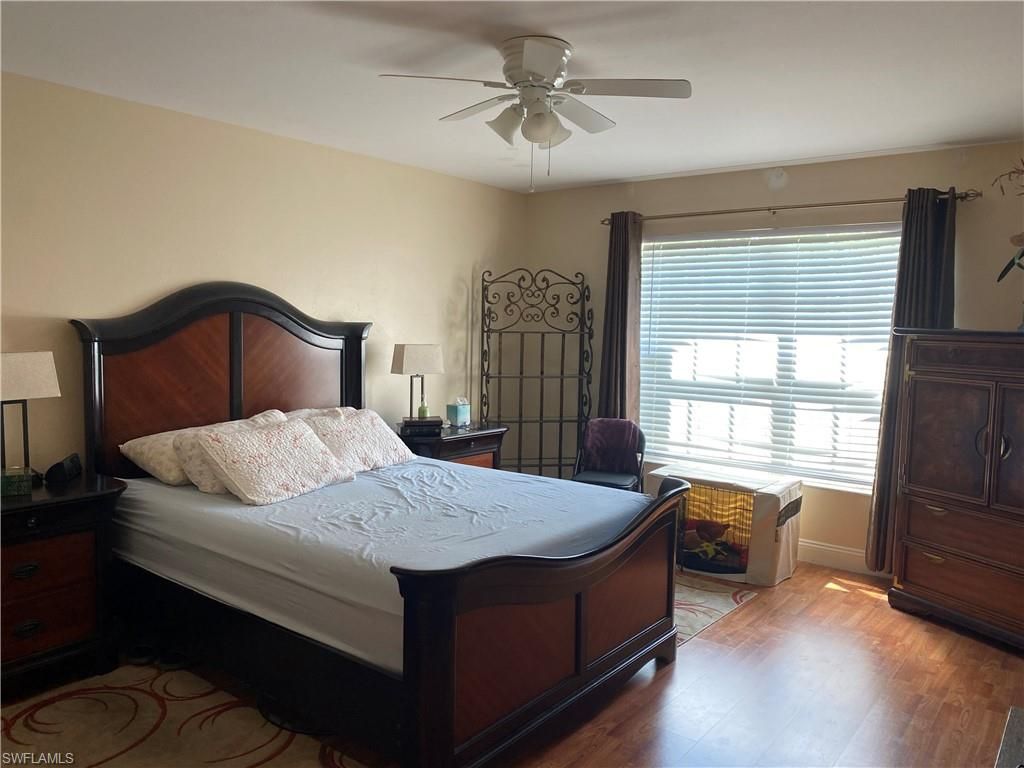 Image 8 of property listing at 2522 SW 9th PL, Cape Coral, FL 33914