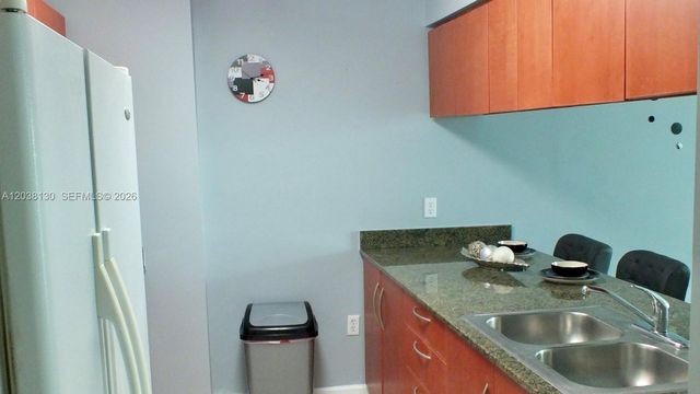 1200 Brickell Bay Dr 4306, Miami, FL 33131