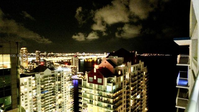 1200 Brickell Bay Dr 4306, Miami, FL 33131