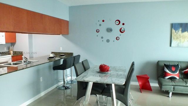 1200 Brickell Bay Dr 4306, Miami, FL 33131