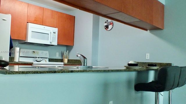 1200 Brickell Bay Dr 4306, Miami, FL 33131