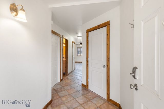 4076 Broadwater Street, Bozeman, MT 59718