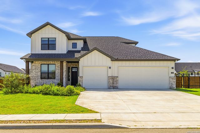145 W MAGNOLIA CIR, La Vernia, TX 78121