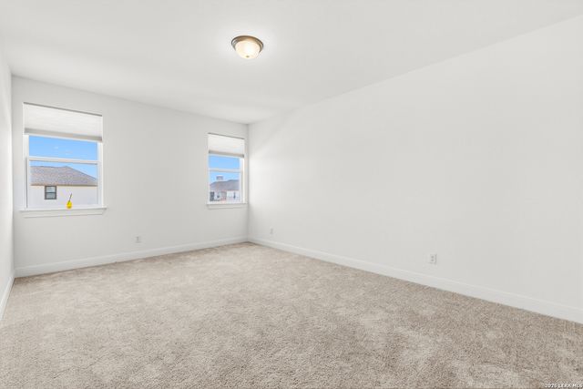145 W MAGNOLIA CIR, La Vernia, TX 78121