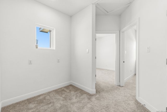 145 W MAGNOLIA CIR, La Vernia, TX 78121