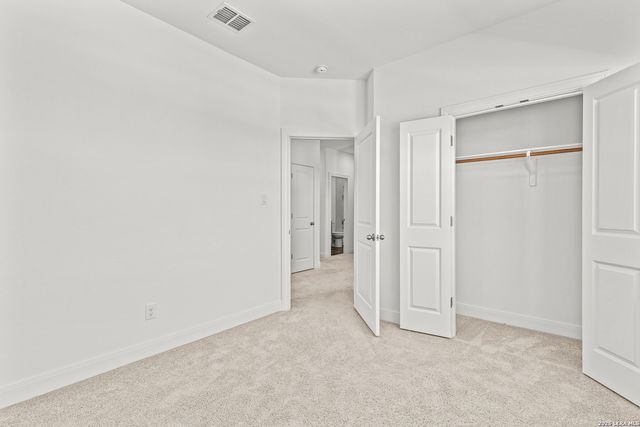 145 W MAGNOLIA CIR, La Vernia, TX 78121