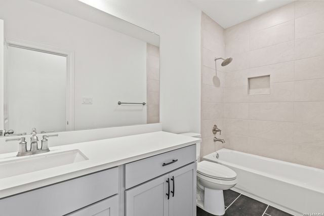 145 W MAGNOLIA CIR, La Vernia, TX 78121
