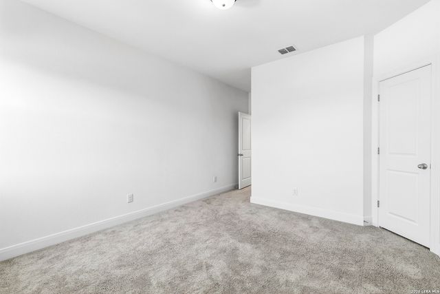 145 W MAGNOLIA CIR, La Vernia, TX 78121