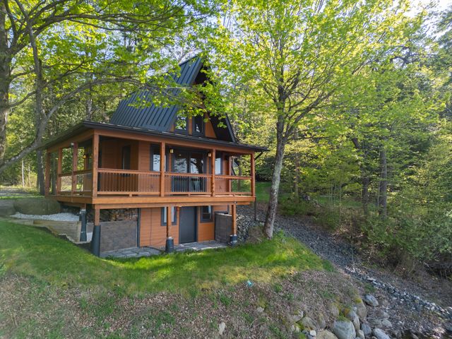 309 Farrell Road, Willsboro, NY 12996